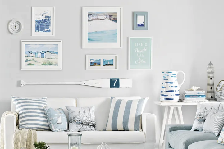 Seaside Chic: Mediterranean Blue & White Wall Lamp for Living Room